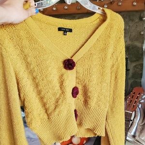 Mustard Cropped Knit Sweater w/ Fuchsia Floral Buttons - Love Tree, Size L